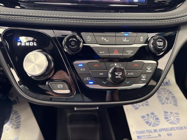 2027 Chrysler Pacifica Select AWD