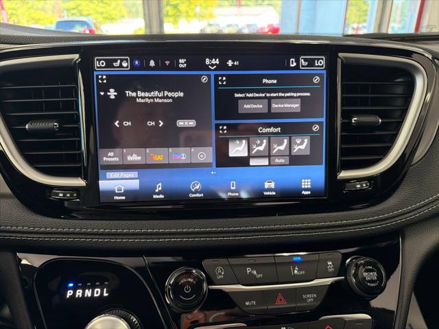 2027 Chrysler Pacifica Select AWD