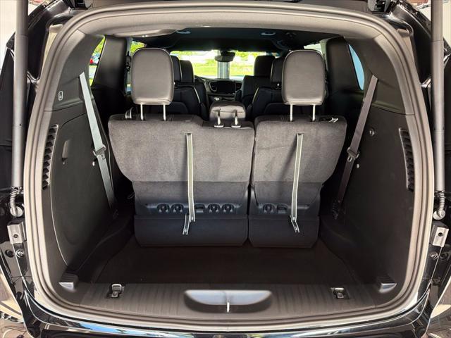2027 Chrysler Pacifica Select AWD