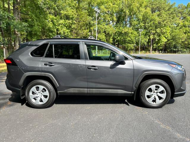 2020 Toyota RAV4 LE 2020 Toyota RAV4 LE