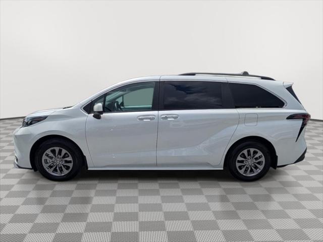 2025 Toyota Sienna XLE 2025 Toyota Sienna XLE