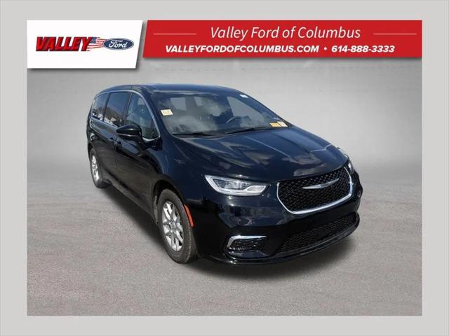 2025 Chrysler Pacifica Select for sale near Columbus, OH