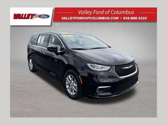 2025 Chrysler Pacifica Select for sale near Columbus, OH