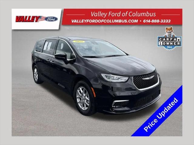 2025 Chrysler Pacifica Select for sale in Columbus, OH