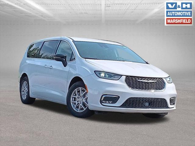 2024 Chrysler Pacifica Touring L for sale in Marshfield, WI