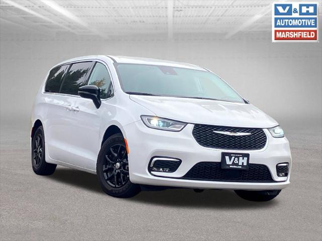 2024 Chrysler Pacifica Touring L for sale in Marshfield, WI