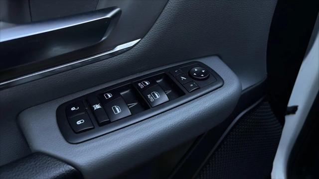 2019 Ram 1500 Big Horn/Lone Star Crew Cab 4x4 57 Box