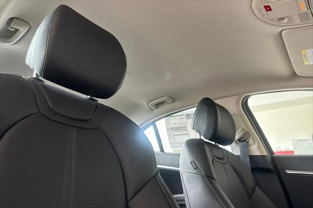 2026 Genesis G70 2.5T RWD