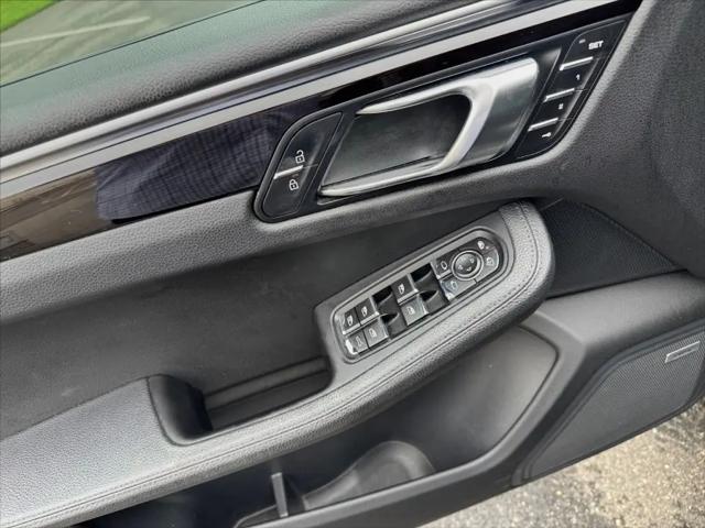 2020 Porsche Macan Macan