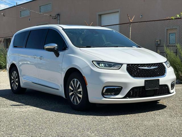 2023 Chrysler Pacifica Hybrid Limited for sale in Little Falls, NJ