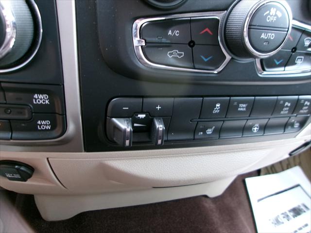 2017 Ram 1500 Big Horn Crew Cab 4x4 64 Box