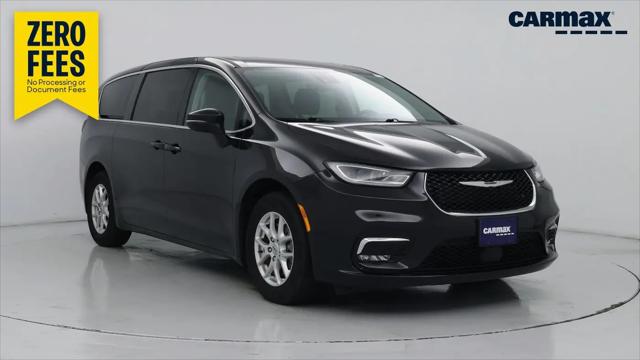 2023 Chrysler Pacifica Touring L for sale in Maple Shade, NJ
