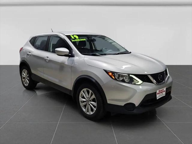 2019 Nissan Rogue Sport S for sale in Duluth, MN