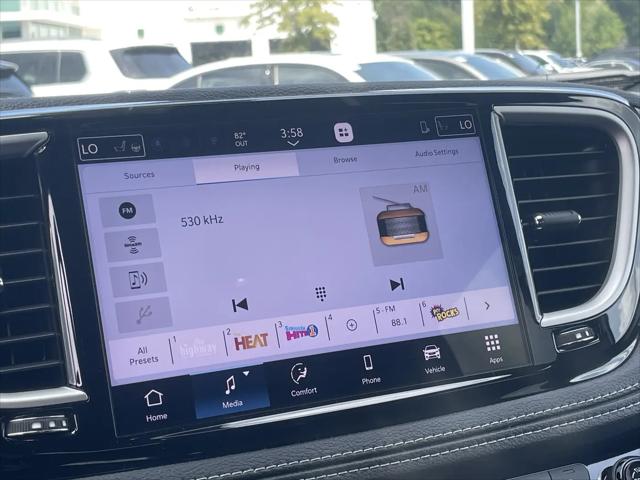 2027 Chrysler Pacifica Select