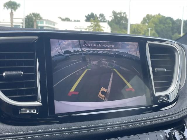 2027 Chrysler Pacifica Select