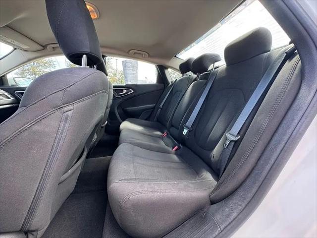 2016 Chrysler 200 Limited