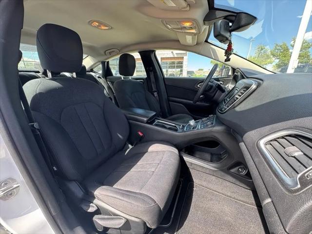 2016 Chrysler 200 Limited