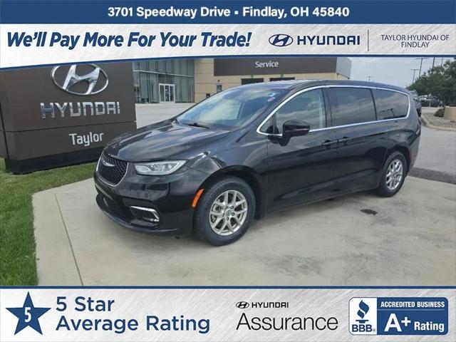 2023 Chrysler Pacifica Touring L for sale in Findlay, OH