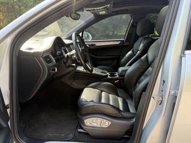 2015 Porsche Macan Turbo
