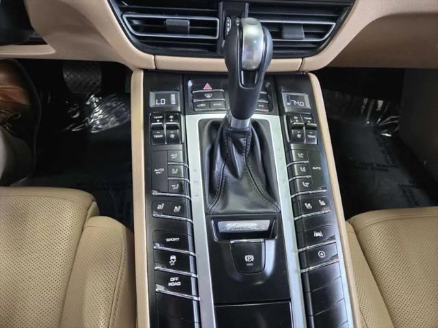 2021 Porsche Macan Base