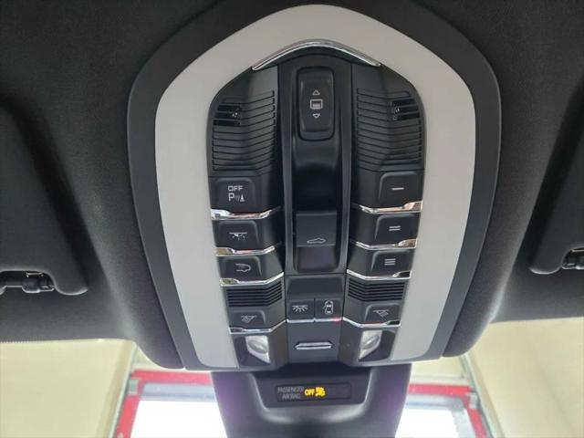 2021 Porsche Macan Base