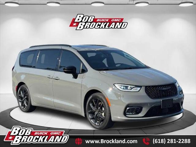 2025 Chrysler Pacifica Limited for sale in Columbia, IL