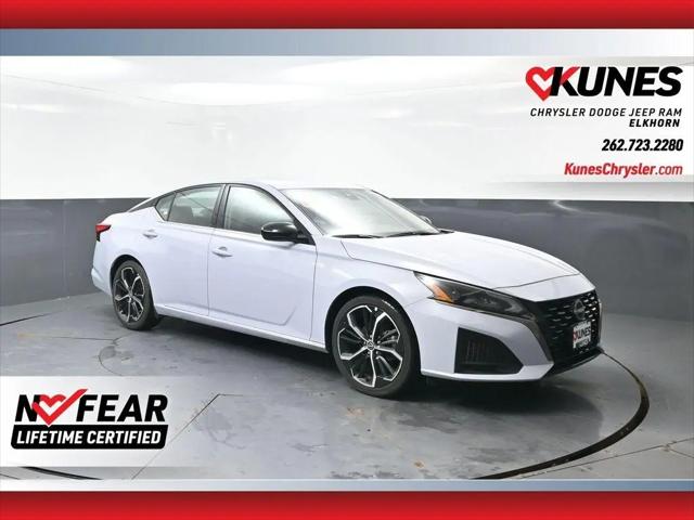 2024 Nissan Altima SR FWD for sale in Elkhorn, WI