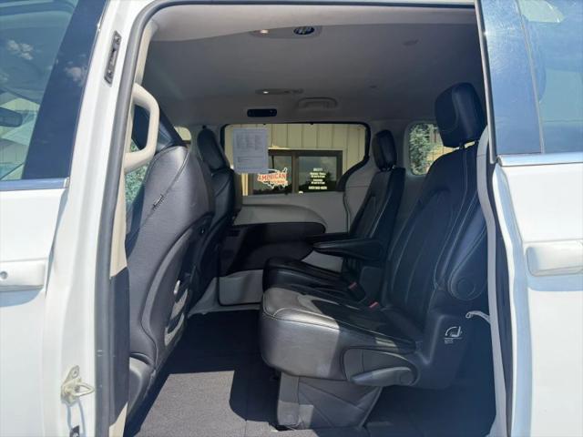 2022 Chrysler Pacifica Touring L