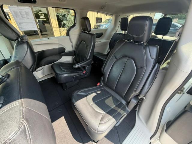 2022 Chrysler Pacifica Touring L