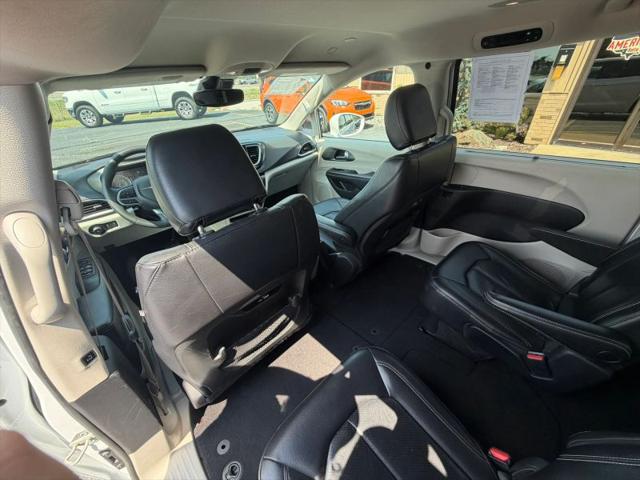 2022 Chrysler Pacifica Touring L
