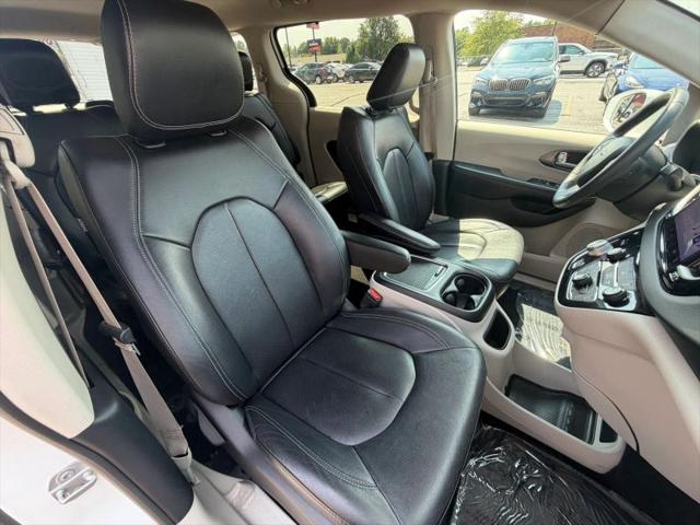 2022 Chrysler Pacifica Touring L