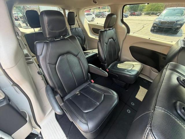 2022 Chrysler Pacifica Touring L
