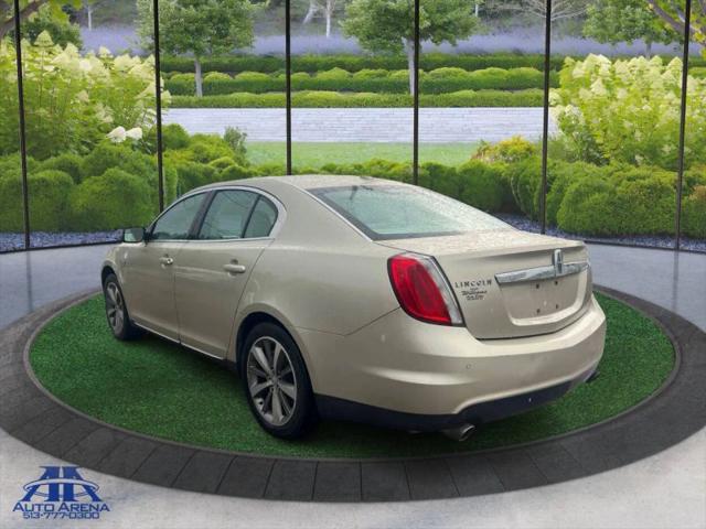 2010 Lincoln MKS Base