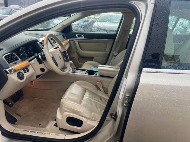 2010 Lincoln MKS Base