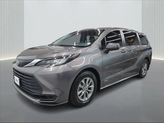 2021 Toyota Sienna LE for sale in Hillside, NJ