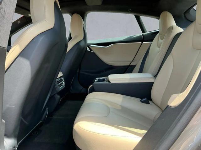 2015 Tesla Model S 85