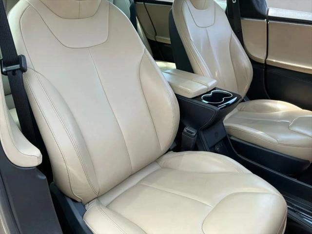 2015 Tesla Model S 85