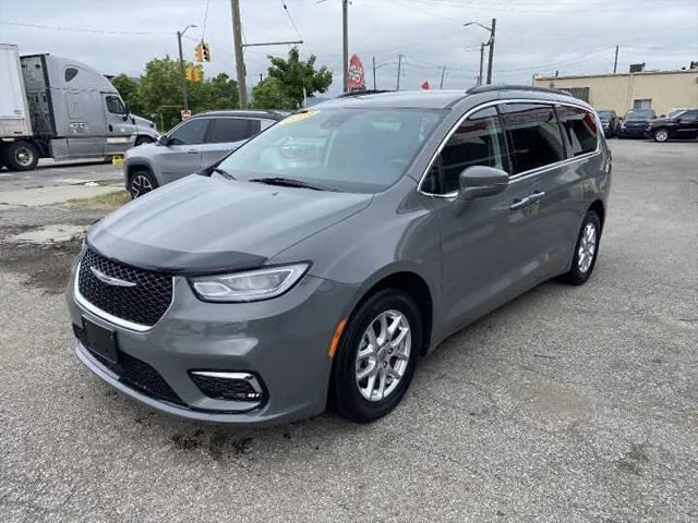 2022 Chrysler Pacifica Touring L for sale in Lapeer, MI