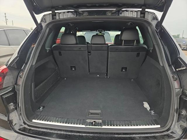 2017 Porsche Cayenne Platinum Edition