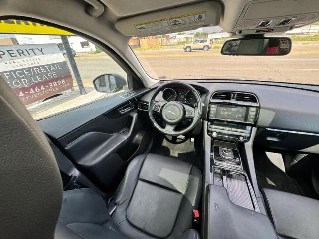 2018 Jaguar F-PACE 25t Premium