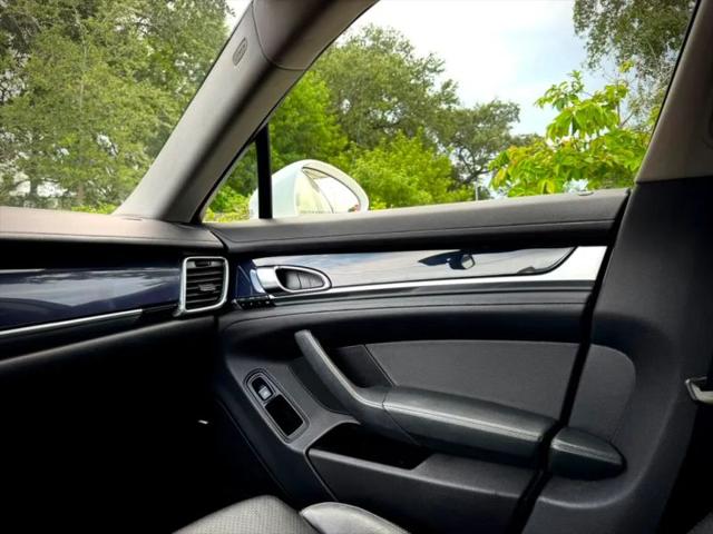 2014 Porsche Panamera 4