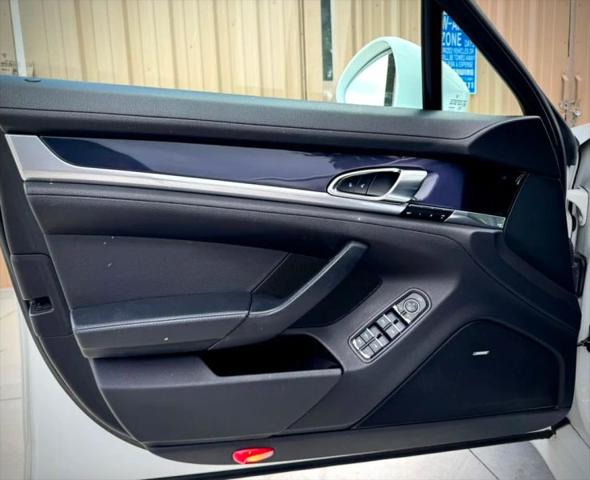 2014 Porsche Panamera 4