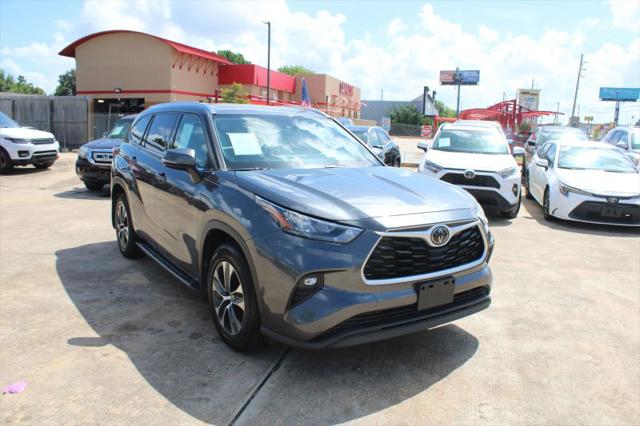 2020 Toyota Highlander XLE for sale in Houston, TX