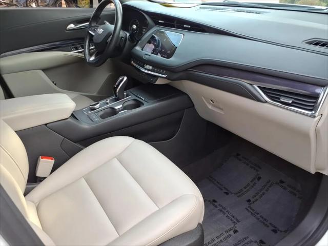 2023 Cadillac XT4 AWD Luxury