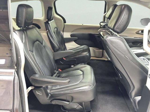 2017 Chrysler Pacifica Touring-L Plus
