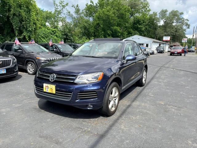 2011 Volkswagen Touareg VR6 Lux for sale in Batavia, IL