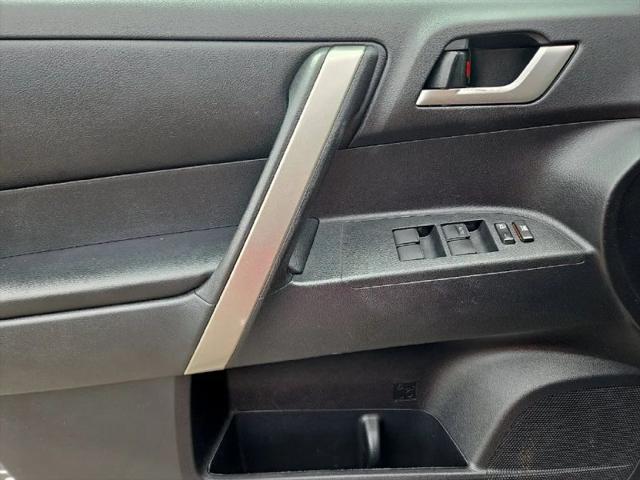 2012 Toyota Highlander SE V6