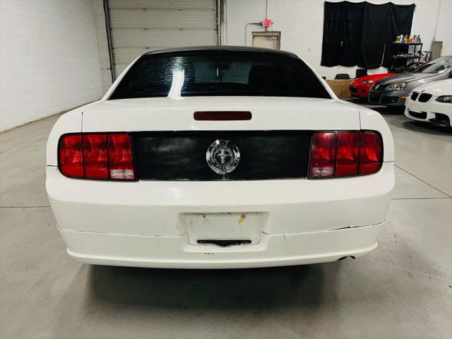 2007 Ford Mustang V6 Deluxe