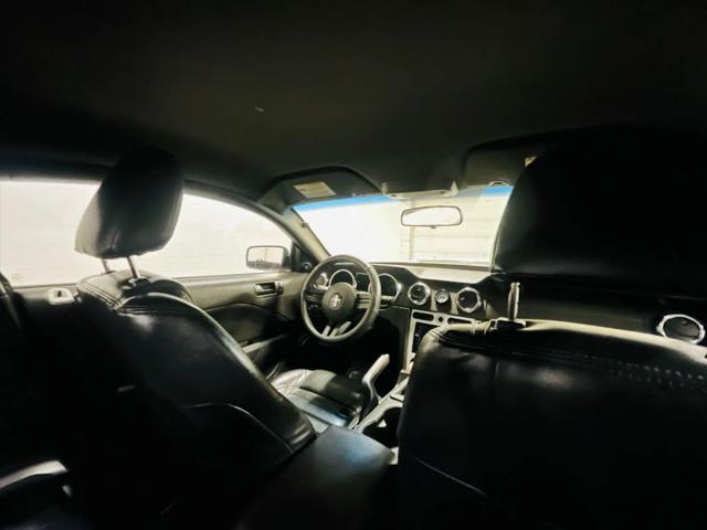 2007 Ford Mustang V6 Deluxe