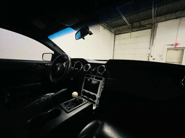 2007 Ford Mustang V6 Deluxe
